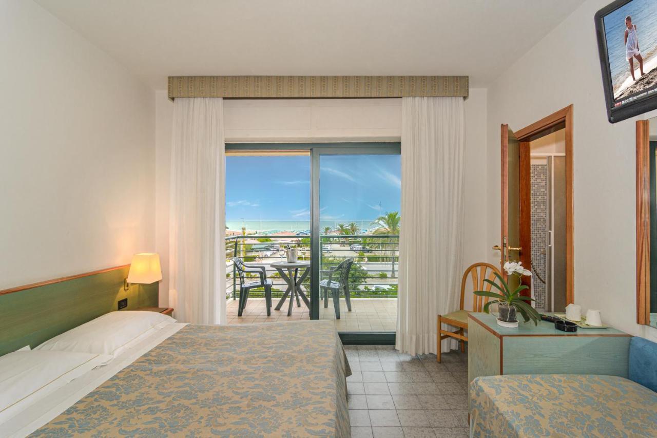 Hotel Paris Lido di Camaiore Kültér fotó