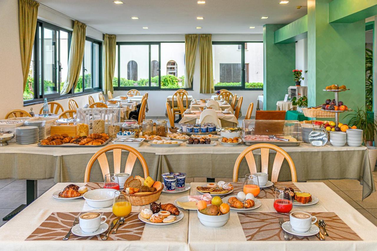 Hotel Paris Lido di Camaiore Kültér fotó