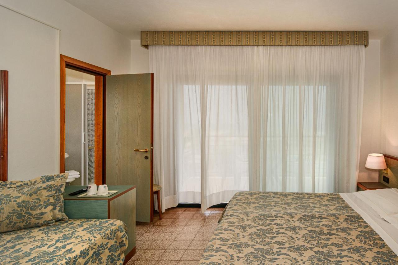 Hotel Paris Lido di Camaiore Kültér fotó