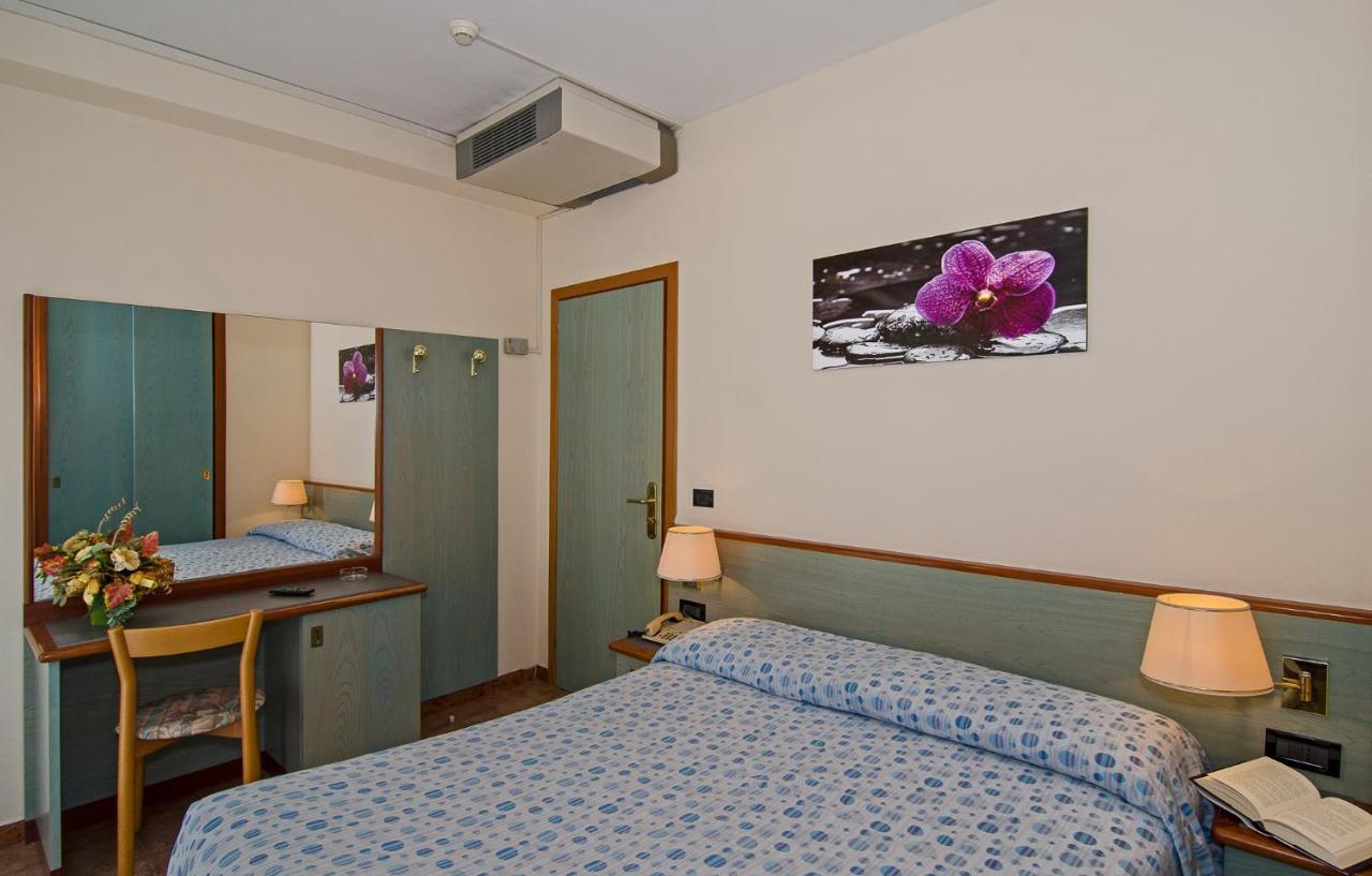 Hotel Paris Lido di Camaiore Kültér fotó