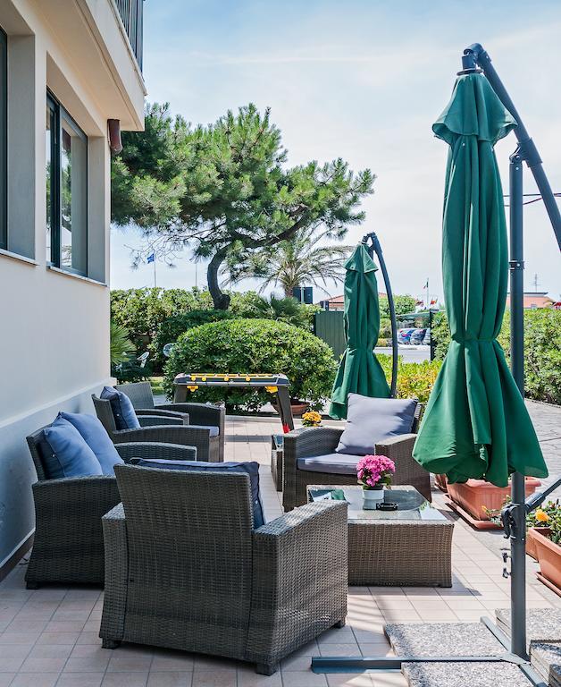 Hotel Paris Lido di Camaiore Kültér fotó
