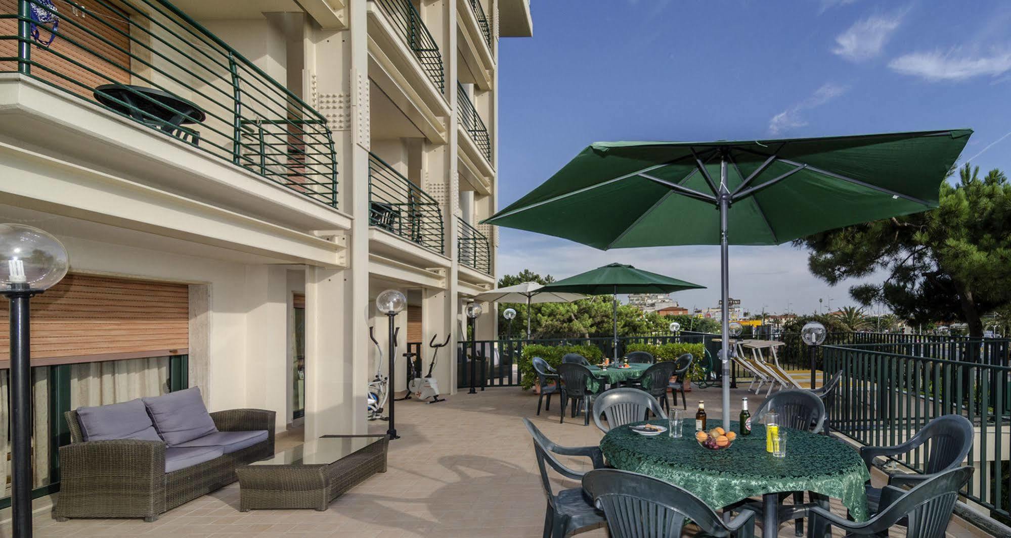 Hotel Paris Lido di Camaiore Kültér fotó